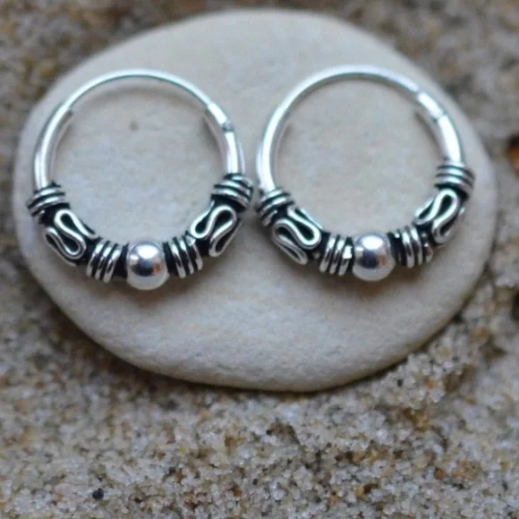 🎉 NEW‼️ STERLING SILVER BALI BALL SLEEPER EARRINGS ‼️ - Picture 2 of 5